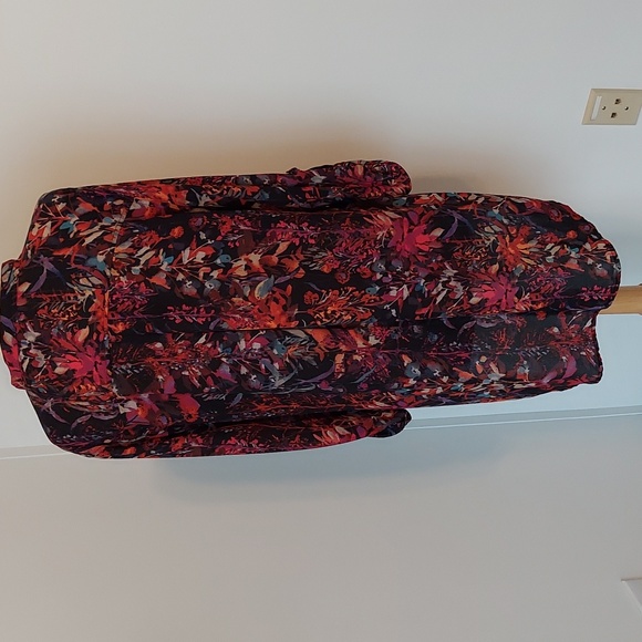 Cupio Women's Top - Picture 4 of 5